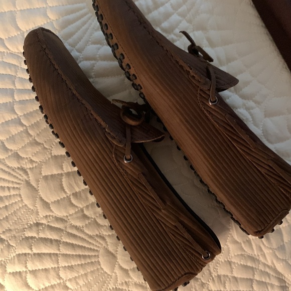 Tod’s men Gommino rubbed brown suede driving shoe. Hardly worn. W/dust bag sz 9 - Picture 3 of 16